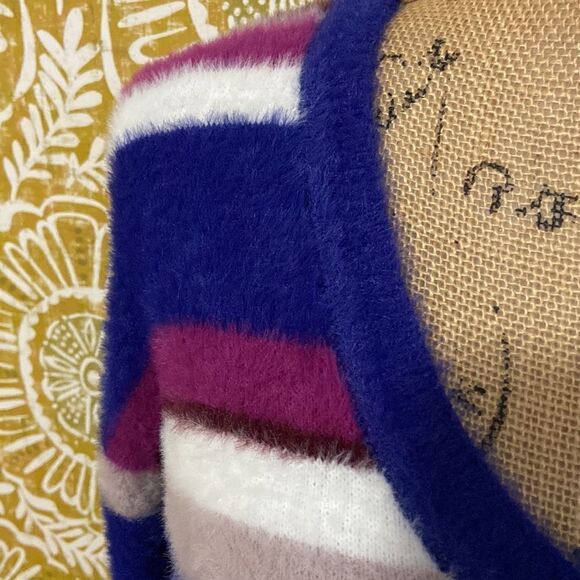 Splendid Multicolor Striped Fuzzy Eyelash Soft V-Neck Sweater size XS - Picture 6 of 11